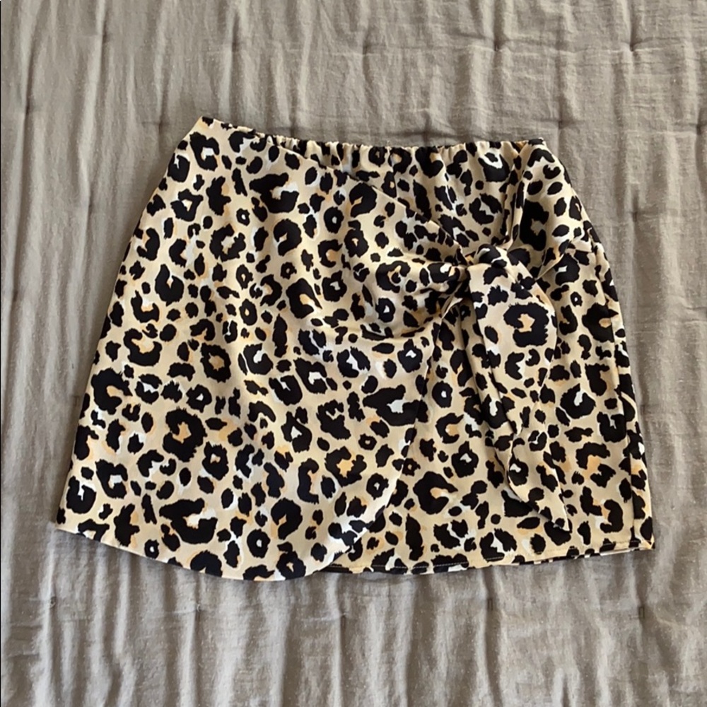 Super cute leopard print wrap skirt!